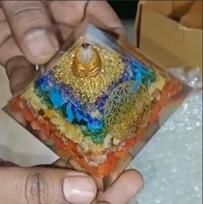 Seven Chakra Orgon Pyramid – Crystal Healing Energy Generator for Meditation & Positive Vibes